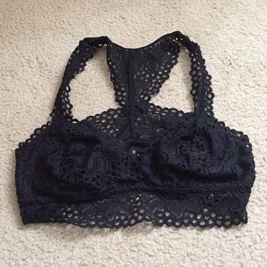 Black lace bandeaus
